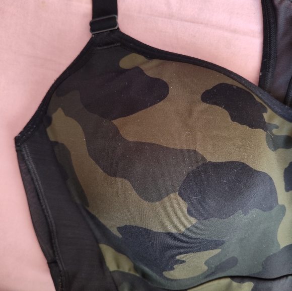 Women's camo all in motion bra - Picture 3 of 4
